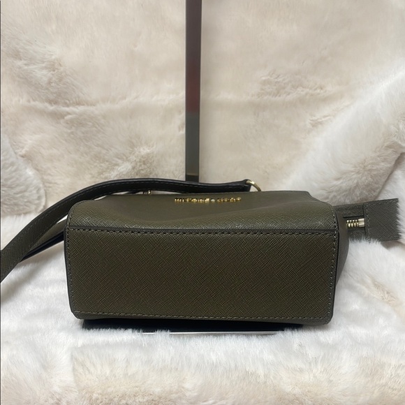 Michael Kors Green mini cross body Bag with Adjustable Strap - Picture 5 of 15